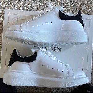 Alexander McQueen Men's White Sneakers with Black Accents